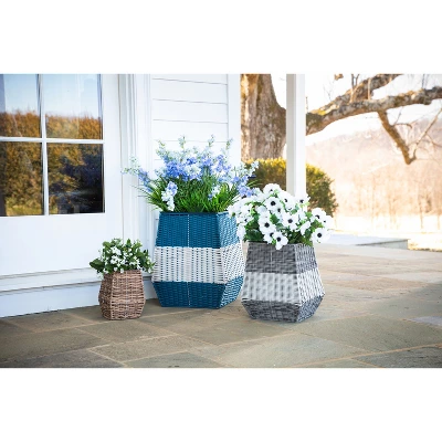 Evergreen High Resin Wicker Planter Set Of 3 3 Evergreen High Resin Wicker Planter Set Of 3